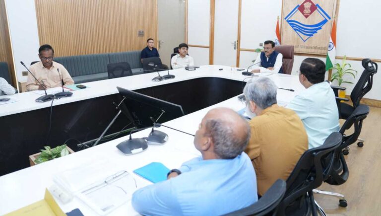 मुख्य सचिव आनंद बर्धन की अध्यक्षता में पिटकुल की समीक्षा बैठक आयोजित