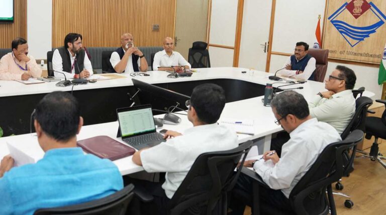 मुख्य सचिव आनन्द बर्द्धन ने बाकी बचे 36 विभागों की समीक्षा