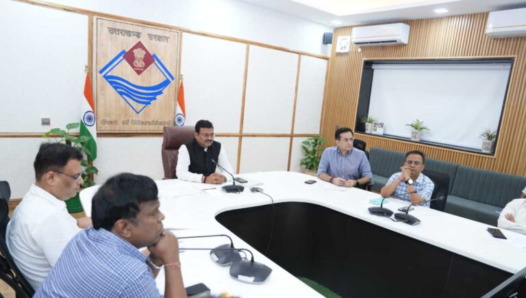 मुख्य सचिव आनन्द बर्द्धन ने कुंभ मेले की तैयारियों के संबंध में बैठक ली