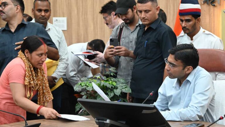 डीएम ने पकड़ा भीषण खेल, एक ही व्यक्ति ने गुमराह कर दो बार विक्रय कर दी टिहरी बांध प्रभावितों को भूमि