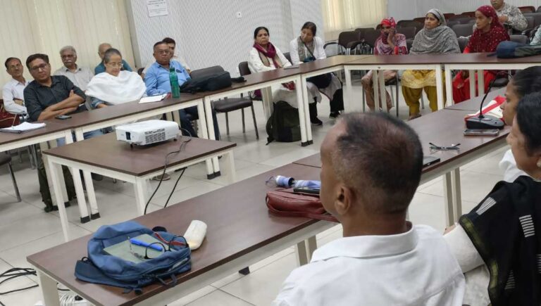 दिव्यांग जनों की उद्यम में  हिस्सेदारी  विषय पर बातचीत पर दून पुस्तकालय में हुआ मंथन