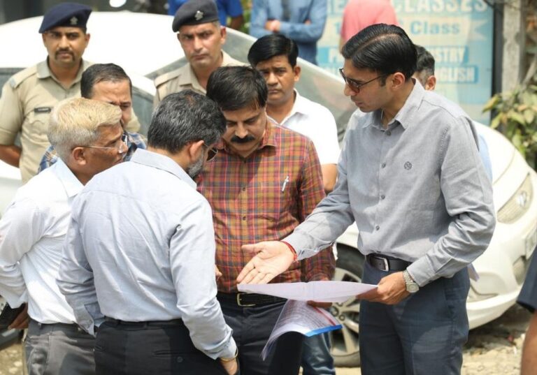 आपदा प्रभावितों को बांटी 7.85 लाख की अहेतुक सहायता राशि