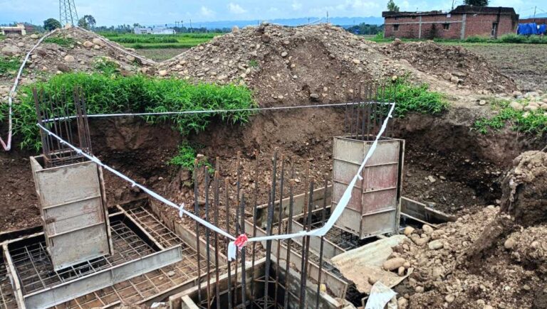 मानकों का उल्लंघन; जनभावना हुई आहत्; आक्रामक हुआ प्रशासन, सील हुए दर्जनों मोबाईल टावर