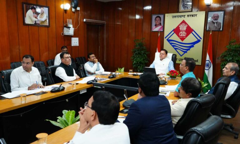 ‘डिजिटल उत्तराखंड‘ के एकीकृत प्लेटफॉर्म के माध्यम से सेवाओं को सरल बनाया जाय