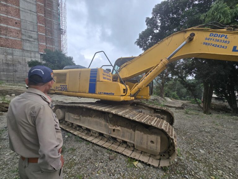 अवैध खनन पर प्रशासन का हंटर; जेसीबी, पोकलैण्ड सहित 4 वाहन सीज; 7.20 लाख अर्थदण्ड