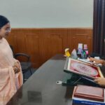 चंपावत के युवा प्रतिभाओं को मंच दे रहे जिलाधिकारी, कर रहे हैं मार्गदर्शन