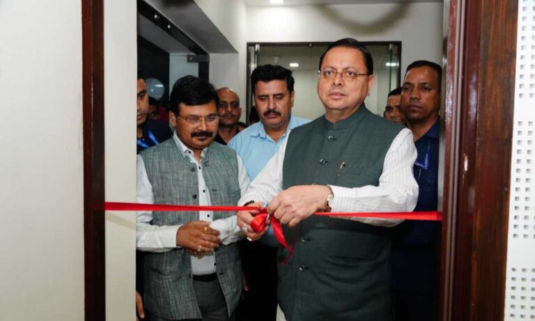 सीएम धामी ने किया देहरादून में अमर उजाला डिजिटल ऑफिस का उद्घाटन
