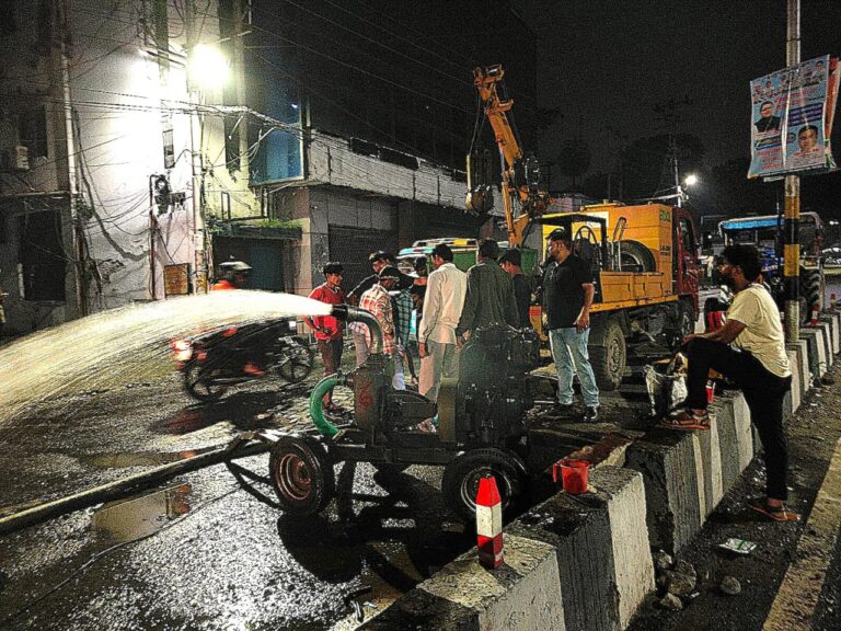 संवेदनशील चौक, चौराहे और जंक्शन पर क्रियाशील, 17 डी-वाटरिंग पम्प्स