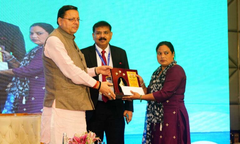 कार्यालय से निर्देश जारी करने से ज्यादा  जरूरी है ग्राउंड जीरो पर रहना – सीएम धामी