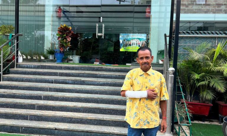 दून अस्पताल से लाइलाज रेफर हुए व्यथित राजू का बर्न स्पेशलिस्ट हेल्पिंग हैंड्स में हुआ था ऑपरेशन