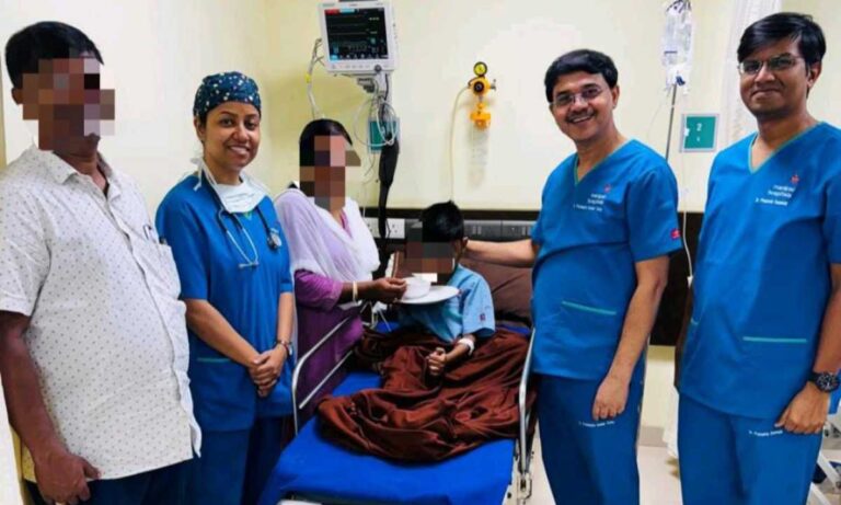 मणिपाल अस्पताल ईएम बाईपास और मुकुंदपुर क्लस्टर ने सात वर्षीय बच्चे को दुर्लभ और जानलेवा अग्न्याशय की चोट से समय पर ईआरसीपी प्रक्रिया द्वारा बचाया