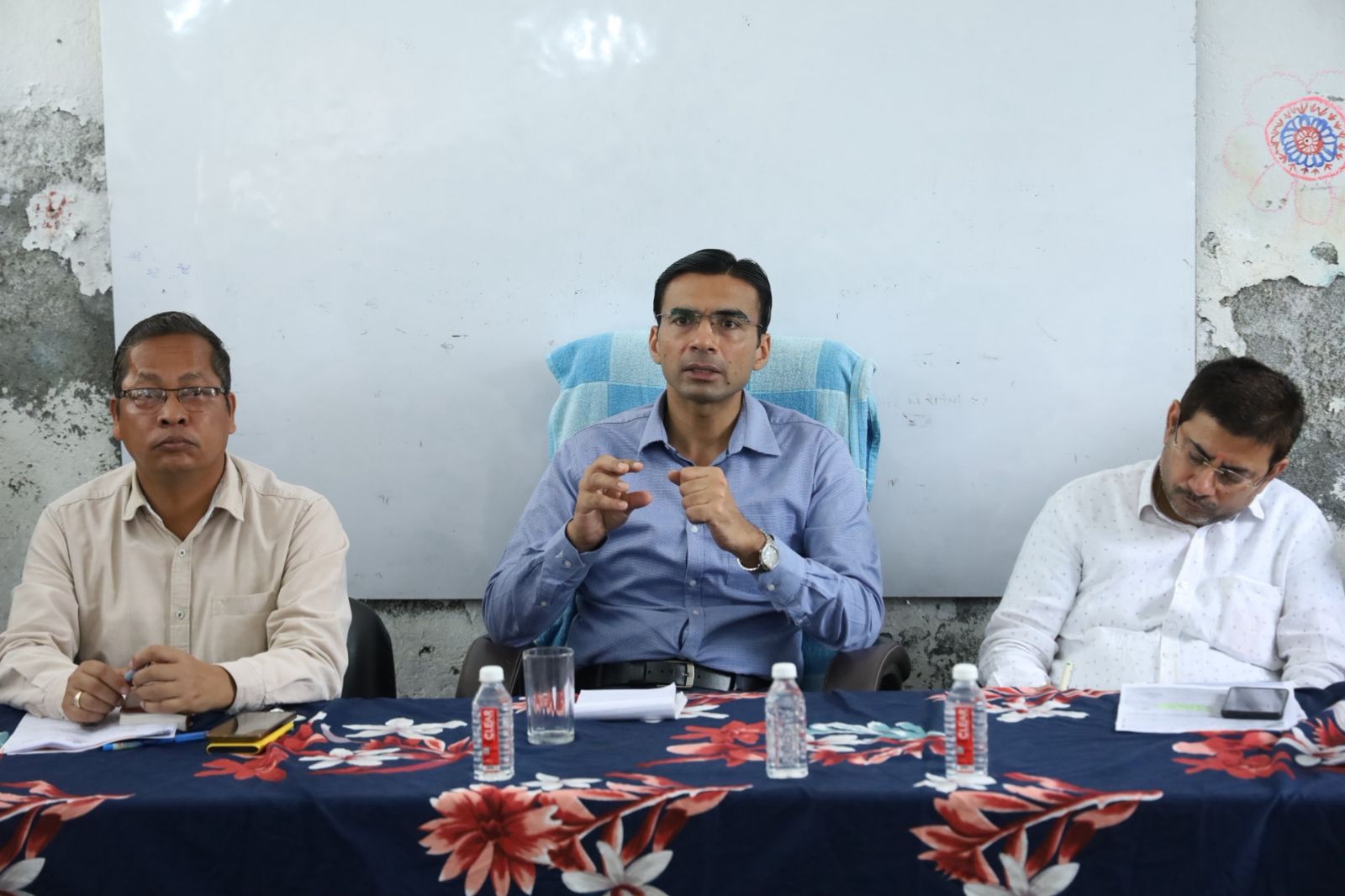 एक-एक प्रभावितों को राहत पंहुचाने तक क्षेत्र में ही जमे रहेंगे विभागीय अधिकारी; डीएम