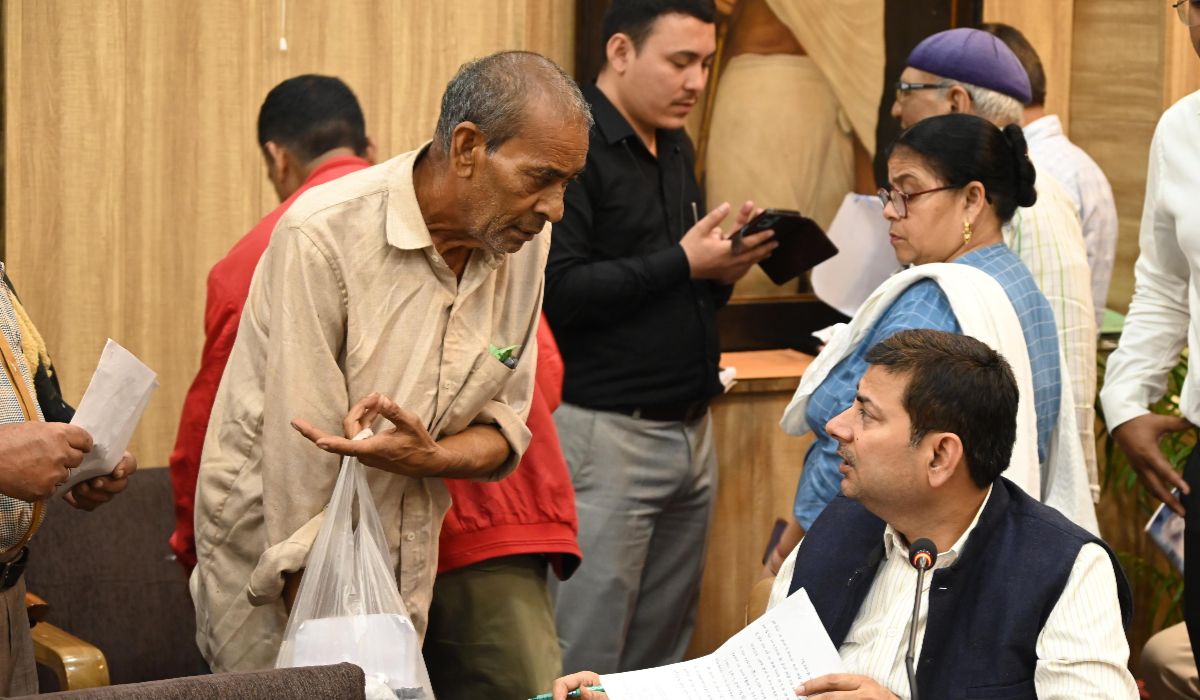 जनता दरबार में 134 फरियादें सुनीं, कई मामलों का मौके पर निस्तारण… 