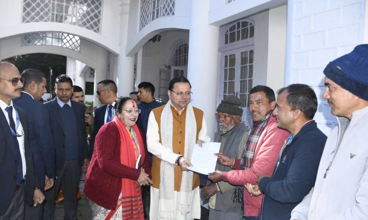 नैनीताल: मुख्यमंत्री ने जनता से मुलाकात कर सुनी समस्याएं