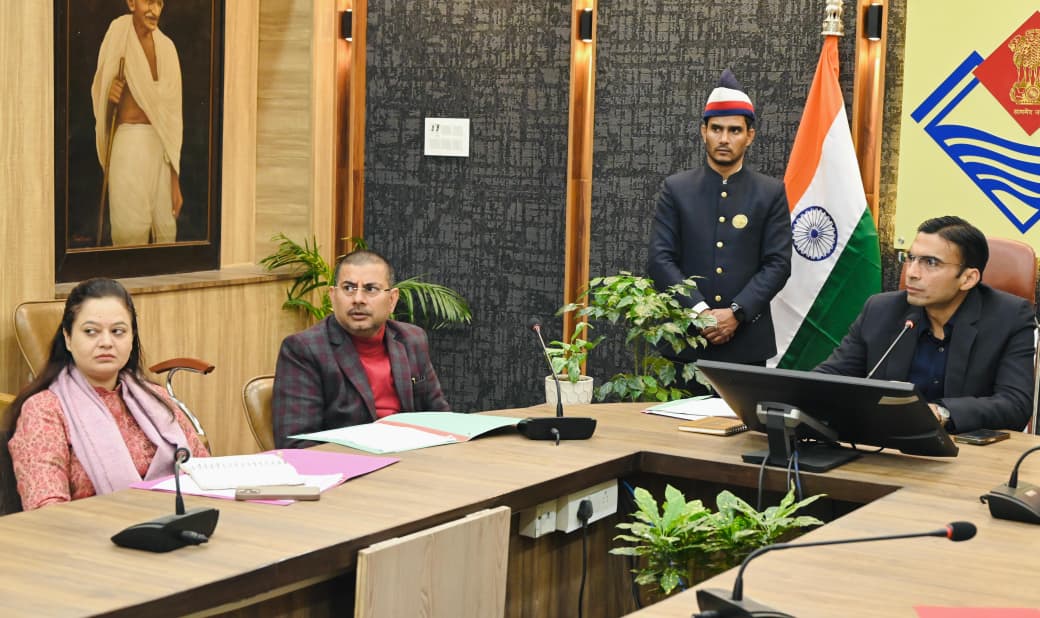 एयरपोर्ट विस्तारीकरण में किसी प्रकार की बाधा अनुमन्य नहीं-डीएम