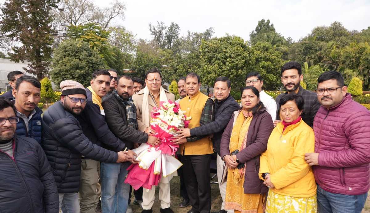 मुख्यमंत्री से प्रेस क्लब की नव निर्वाचित कार्यकारिणी के पदाधिकारियों ने की शिष्टाचार भेंट