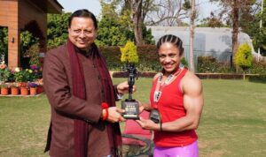 मुख्यमंत्री धामी ने बॉडी बिल्डर प्रतिभा थपलियाल को किया सम्मानित…