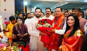 रेसकोर्स स्थित अमरीक हॉल में माता की चौकी में शामिल हुए मुख्यमंत्री धामी…