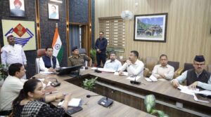 एलपीजी गैस की कालाबाजारी पर सख्त एक्शन, अवैध संग्रहण व रिफिलिंग पर एजेंसी होगी सील; डीएम के निर्देश