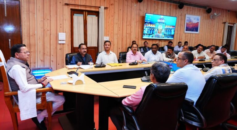 डिप्लोमा इंजीनियर्स की हड़ताल के बीच सीएम धामी से वार्ता…