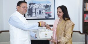 दिल्ली में सीएम धामी से मिलीं सांसद व अभिनेत्री हेमा मालिनी…