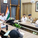 मानसून तैयारियों पर डीएम सख्त, जलभराव, गड्ढों और जर्जर भवनों पर त्वरित कार्रवाई के निर्देश…