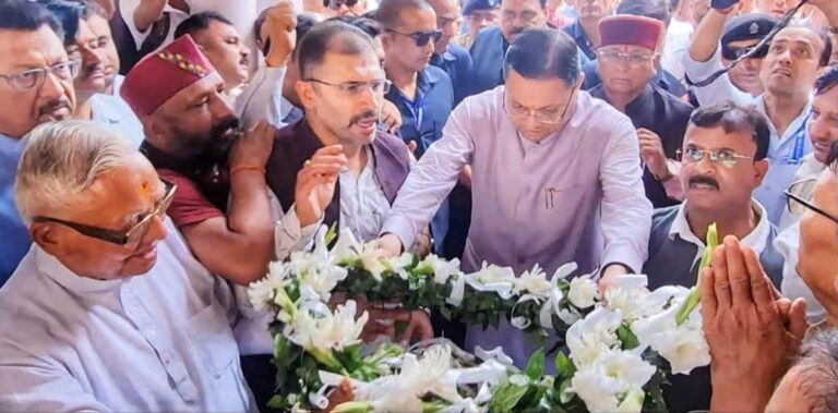 मुख्यमंत्री धामी ने पूर्व कैबिनेट मंत्री हीरा सिंह बिष्ट को दी श्रद्धांजलि…